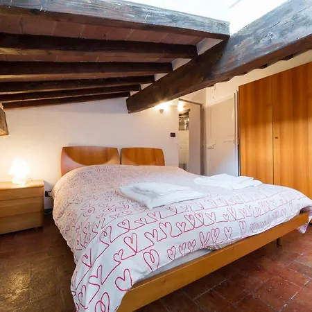 David Museum 6 Sleeps Apartament *